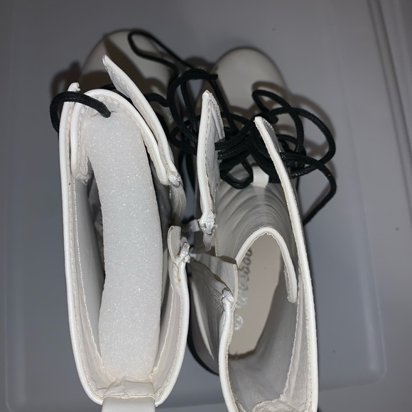 NWOT WEEBOO boots size 8,5 - Picture 3 of 5